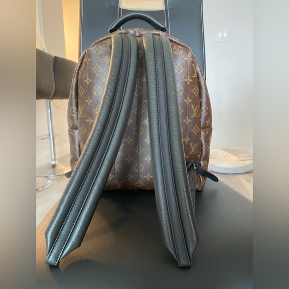 Louis Vuitton men’s backpack. - Picture 4 of 4